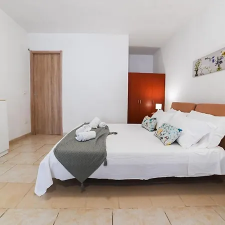 Paolos-trullo-im-herzen-der-natur Holiday home Carovigno