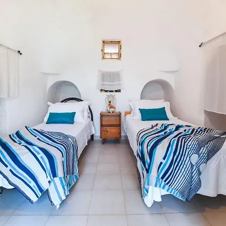 Holiday home Paolos-trullo-im-herzen-der-natur